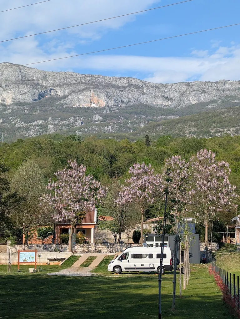 Kamp u proljeće